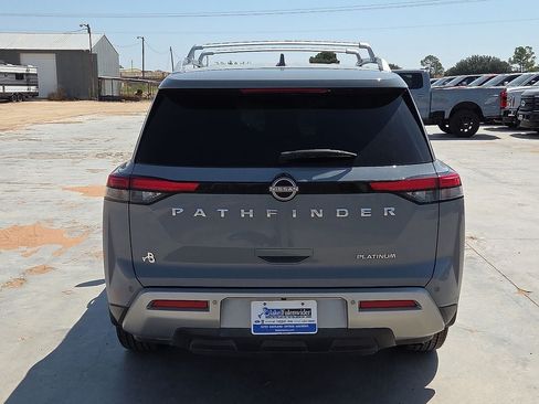 Used 2022 Nissan Pathfinder Platinum w/ Cargo Package FWD image 4