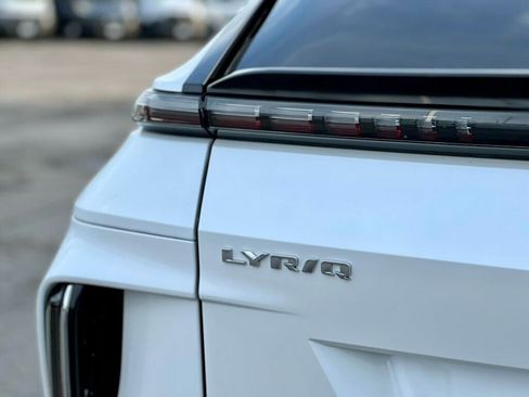 Used 2024 Cadillac Lyriq Luxury AWD/4WD image 11
