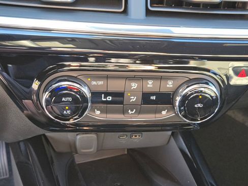 New 2026 Chevrolet Trax RS w/ Sunroof Package image 14