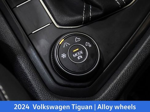 Used 2024 Volkswagen Tiguan SE R-Line image 26