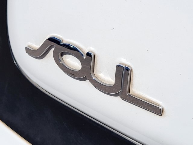 Used 2015 Kia Soul FWD image 7