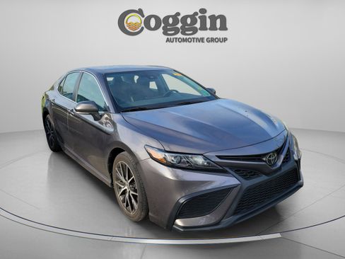 Used 2023 Toyota Camry SE FWD image 6