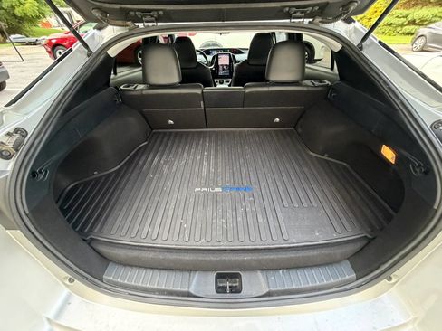 Used 2017 Toyota Prius Prime Premium FWD image 18