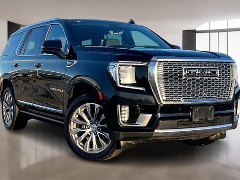 Used 2021 GMC Yukon Denali w/ Denali Premium Package image 11