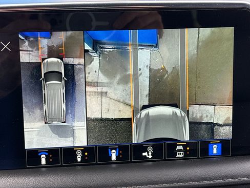 Used 2022 Chevrolet Suburban Z71 w/ Z71 Off-Road Package image 39