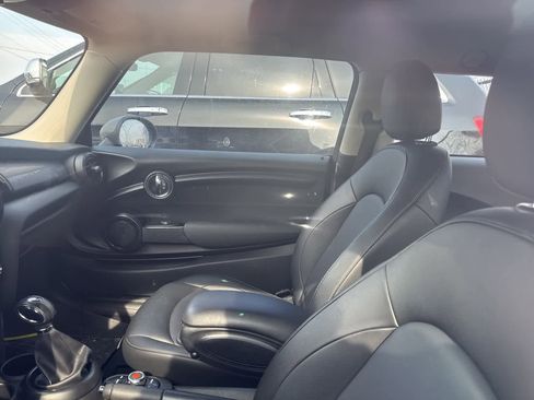 Used 2019 MINI Cooper 2-Door Hardtop image 24