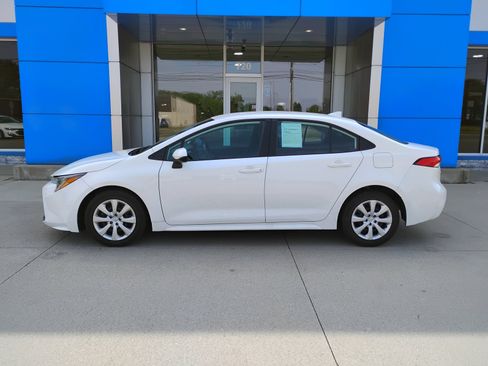 Used 2024 Toyota Corolla LE FWD image 8