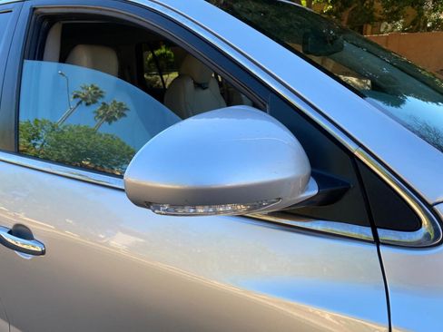 Used 2011 Buick Enclave CXL image 12