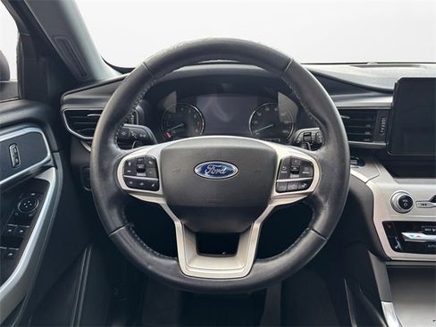 Used 2021 Ford Explorer XLT w/ Equipment Group 202A image 12