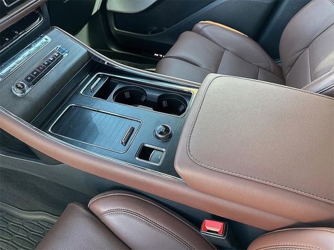 New 2025 Lincoln Aviator Reserve w/ Luxury Package image 20