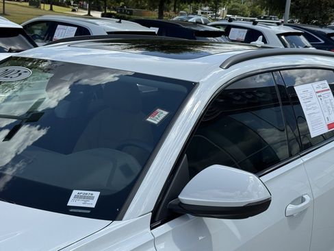 Used 2025 Audi Q8 Premium Plus image 16