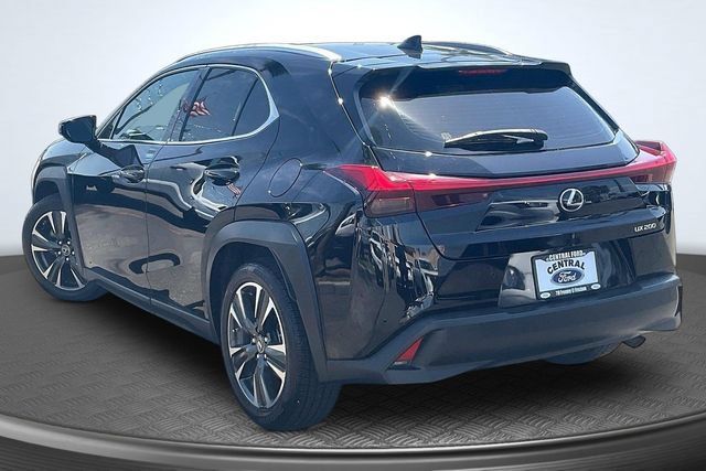 Used 2019 Lexus UX 200 w/ Premium Package FWD image 2