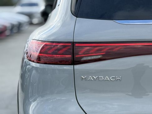 New 2025 Mercedes-Benz Maybach EQS 680 4MATIC image 8
