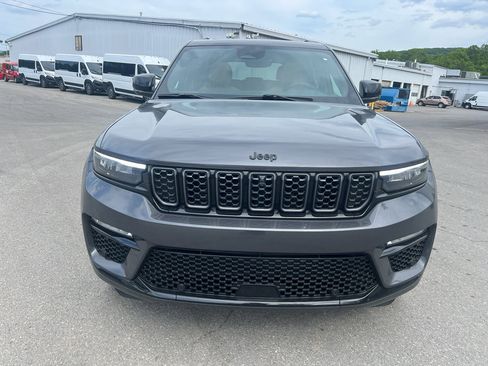 Used 2025 Jeep Grand Cherokee Summit w/ Obsidian Package AWD/4WD image 2