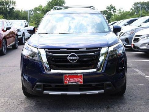 Used 2025 Nissan Pathfinder Platinum AWD/4WD image 4