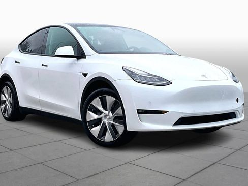 Used 2021 Tesla Model Y Long Range image 2