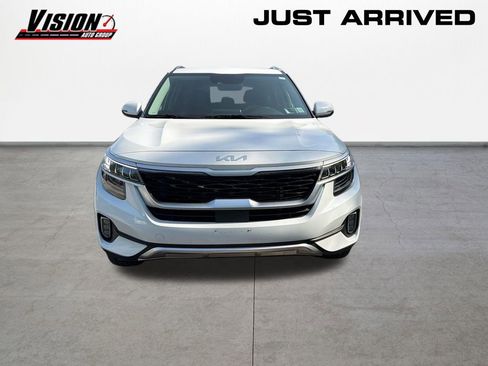 Used 2022 Kia Seltos SX w/ Sunroof Package AWD/4WD image 2