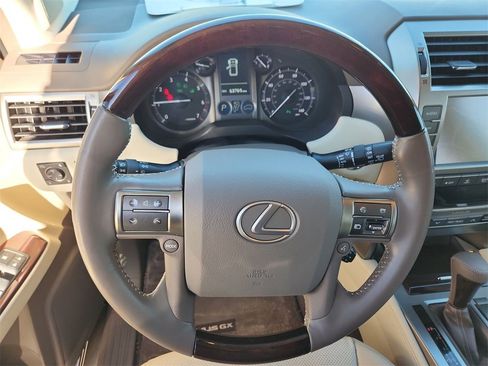 Used 2018 Lexus GX 460 image 13