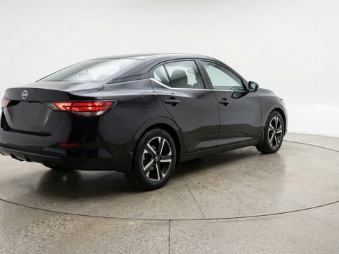 Used 2025 Nissan Sentra SV image 9