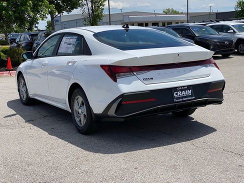 New 2026 Hyundai Elantra SE FWD image 5
