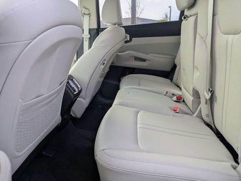 New 2025 Kia Sorento S w/ Panoramic Sunroof Package image 12