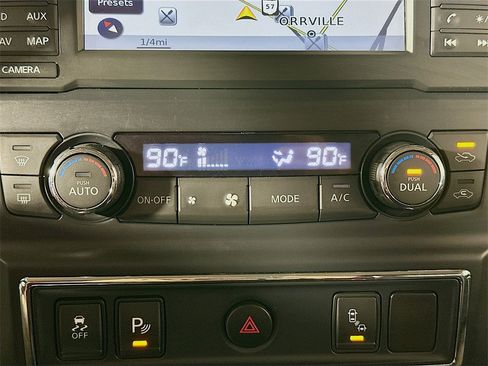 Used 2016 Nissan Titan PRO-4X image 17