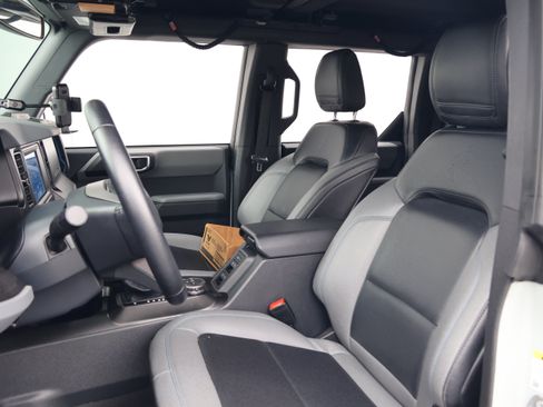 Used 2023 Ford Bronco Black Diamond AWD/4WD image 32