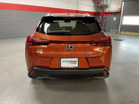 Used 2022 Lexus UX 200 w/ Accessory Package (Z2) image 9