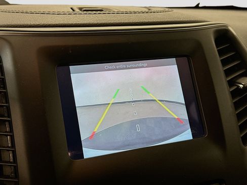 Used 2020 Jeep Cherokee Latitude w/ Cold Weather Group image 22