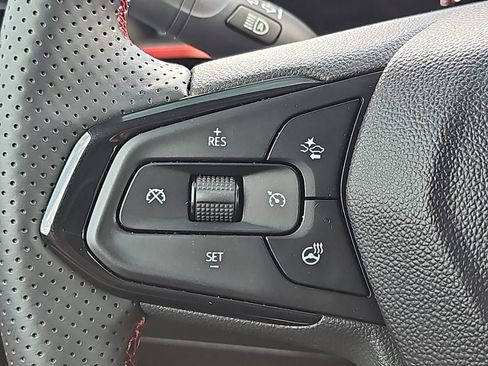 Used 2025 Chevrolet Trax RS w/ Driver Confidence Package image 22