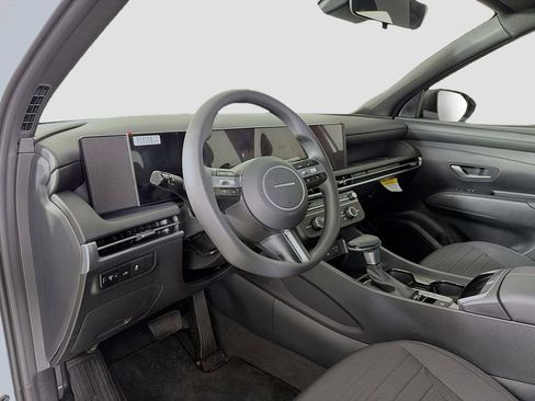 Used 2025 Hyundai Santa Cruz SE FWD image 11