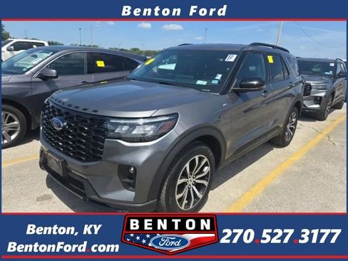 Used 2025 Ford Explorer ST-Line image 1