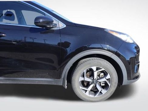 Used 2022 Kia Sportage LX image 12