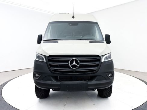 Used 2024 Mercedes-Benz Sprinter 2500 image 31