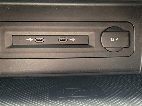 Used 2021 Volkswagen Atlas Cross Sport SEL image 28