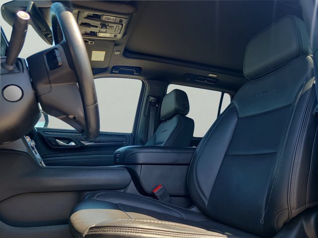 Used 2023 GMC Yukon Denali AWD/4WD image 23