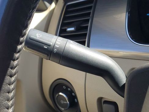Used 2014 Ford Taurus SEL FWD image 18