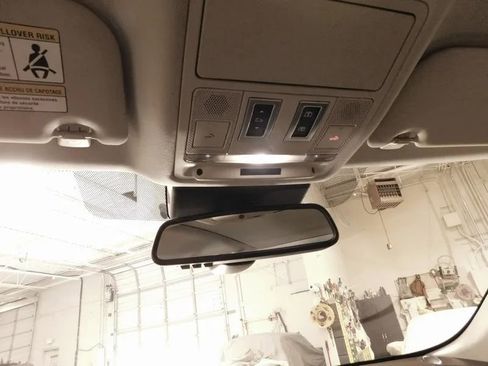 Used 2017 Jaguar F-PACE Prestige image 34