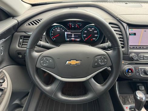 Used 2015 Chevrolet Impala LT image 10