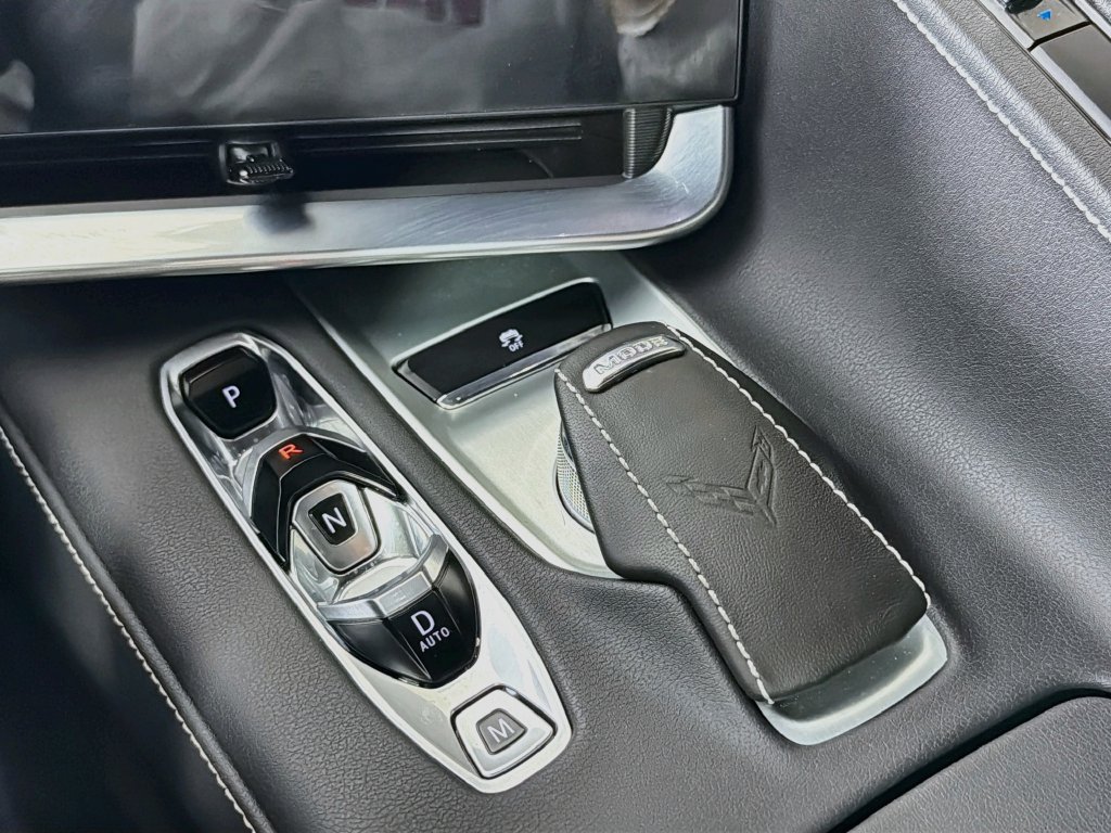 Used 2025 Chevrolet Corvette Z06 RWD image 17