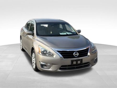 Used 2013 Nissan Altima 2.5 S FWD image 32