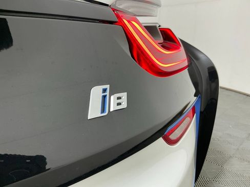 Used 2019 BMW i8 Roadster AWD/4WD image 24