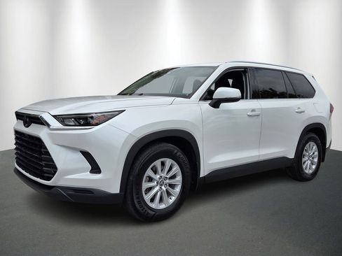 Used 2024 Toyota Grand Highlander AWD Hybrid image 3