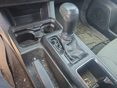 Used 2016 Toyota Tacoma SR AWD/4WD image 17