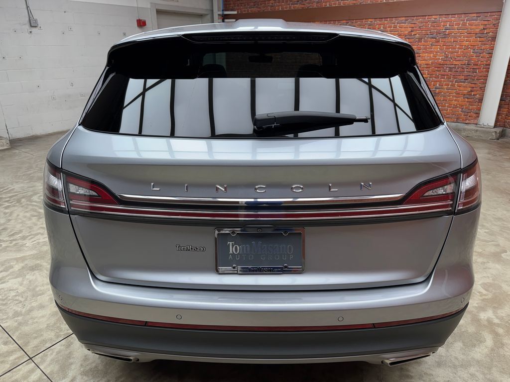 Used 2023 Lincoln Nautilus Reserve AWD/4WD image 3