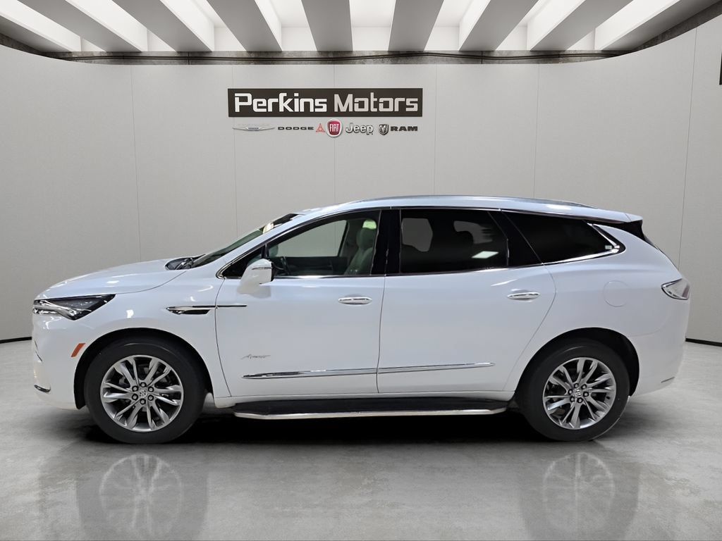 Used 2023 Buick Enclave Avenir w/ Avenir Technology Package AWD/4WD image 2