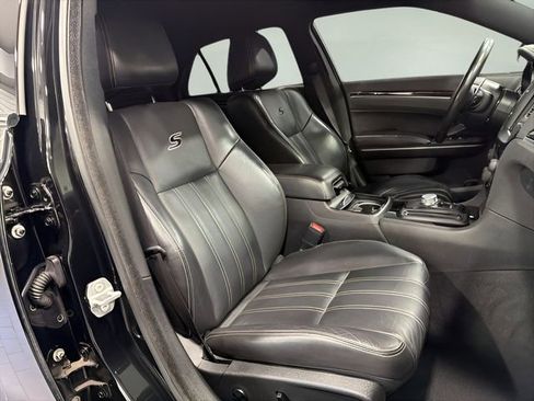 Used 2020 Chrysler 300 S AWD/4WD image 14
