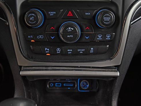 Used 2016 Jeep Grand Cherokee High Altitude AWD/4WD image 28