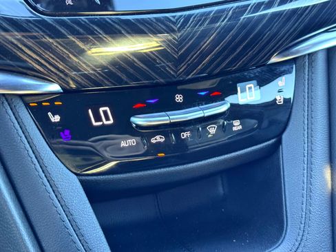 Used 2025 Cadillac XT6 Premium Luxury image 30