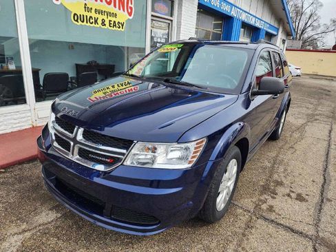 Used 2020 Dodge Journey SE image 1